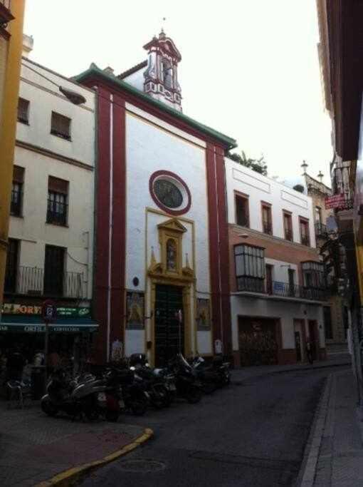 Enjoy Life Sevilla Luaran gambar